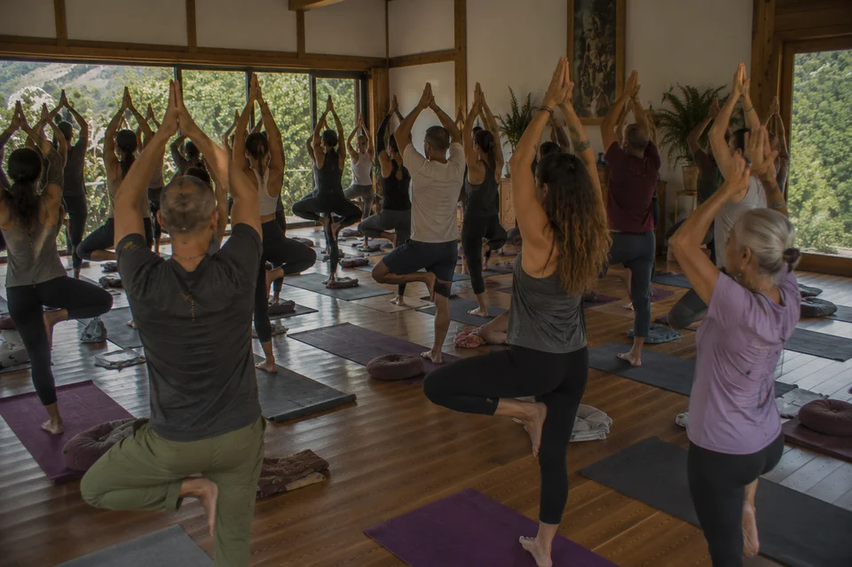 Oráculo y meditación con símbolos sagrados para develar el camino presente